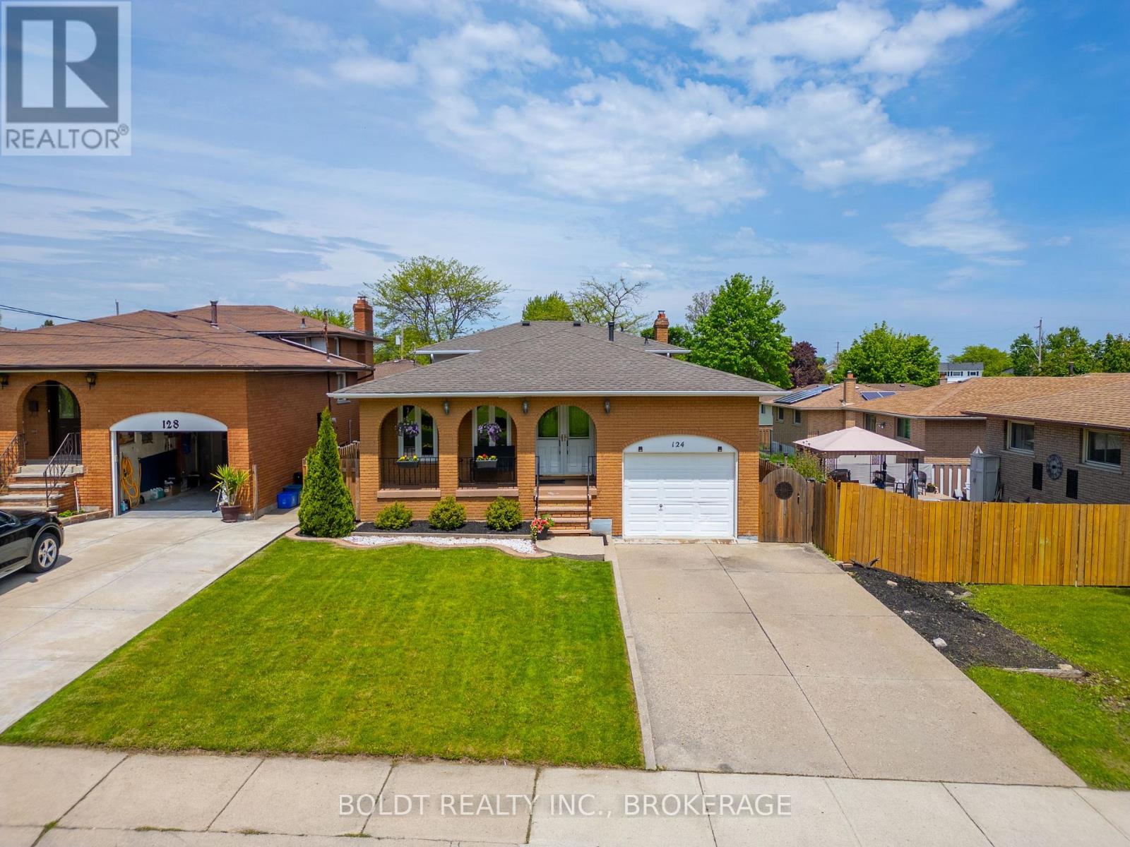 124 Quaker Crescent, Hamilton (Quinndale), Ontario  L8W 1H7 - Photo 34 - X12434087
