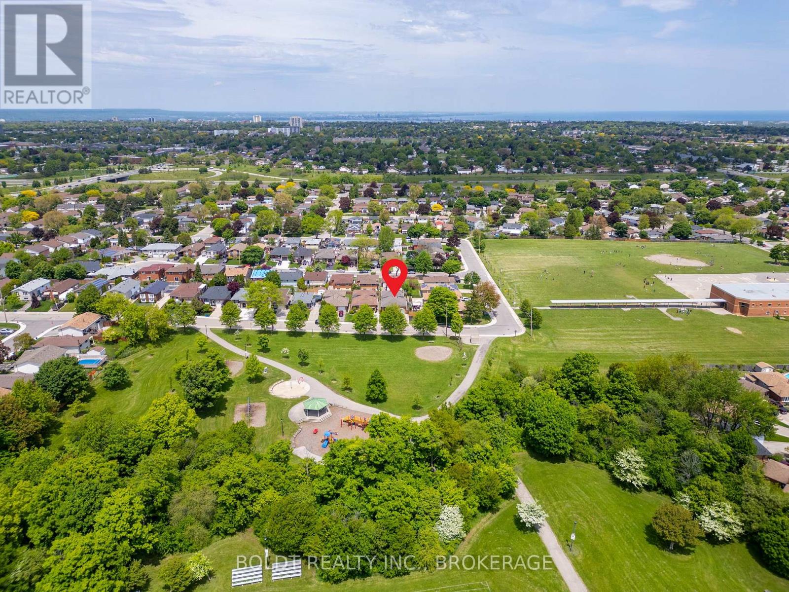 124 Quaker Crescent, Hamilton (Quinndale), Ontario  L8W 1H7 - Photo 37 - X12434087