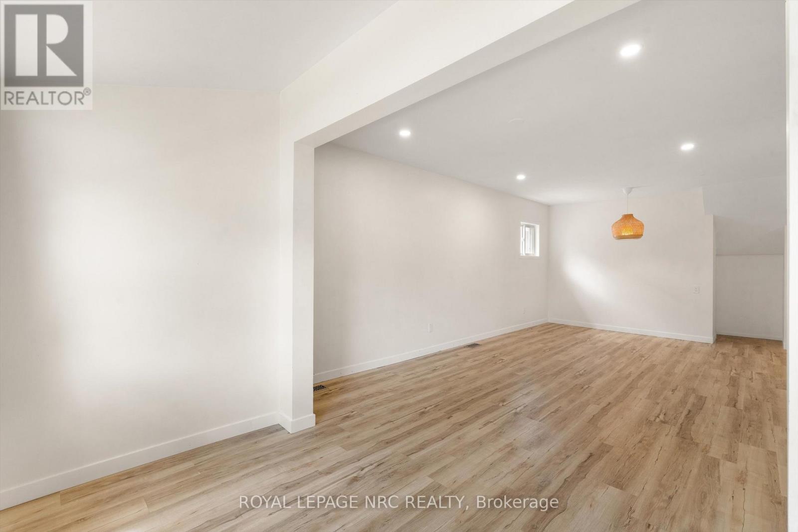 27 Maplecrest Avenue, St. Catharines (Burleigh Hill), Ontario  L2T 1A7 - Photo 11 - X12434173