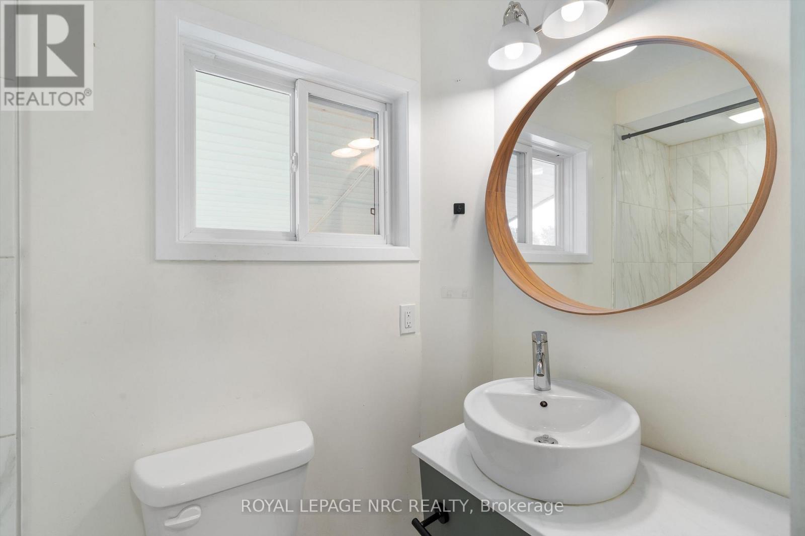 27 Maplecrest Avenue, St. Catharines (Burleigh Hill), Ontario  L2T 1A7 - Photo 22 - X12434173
