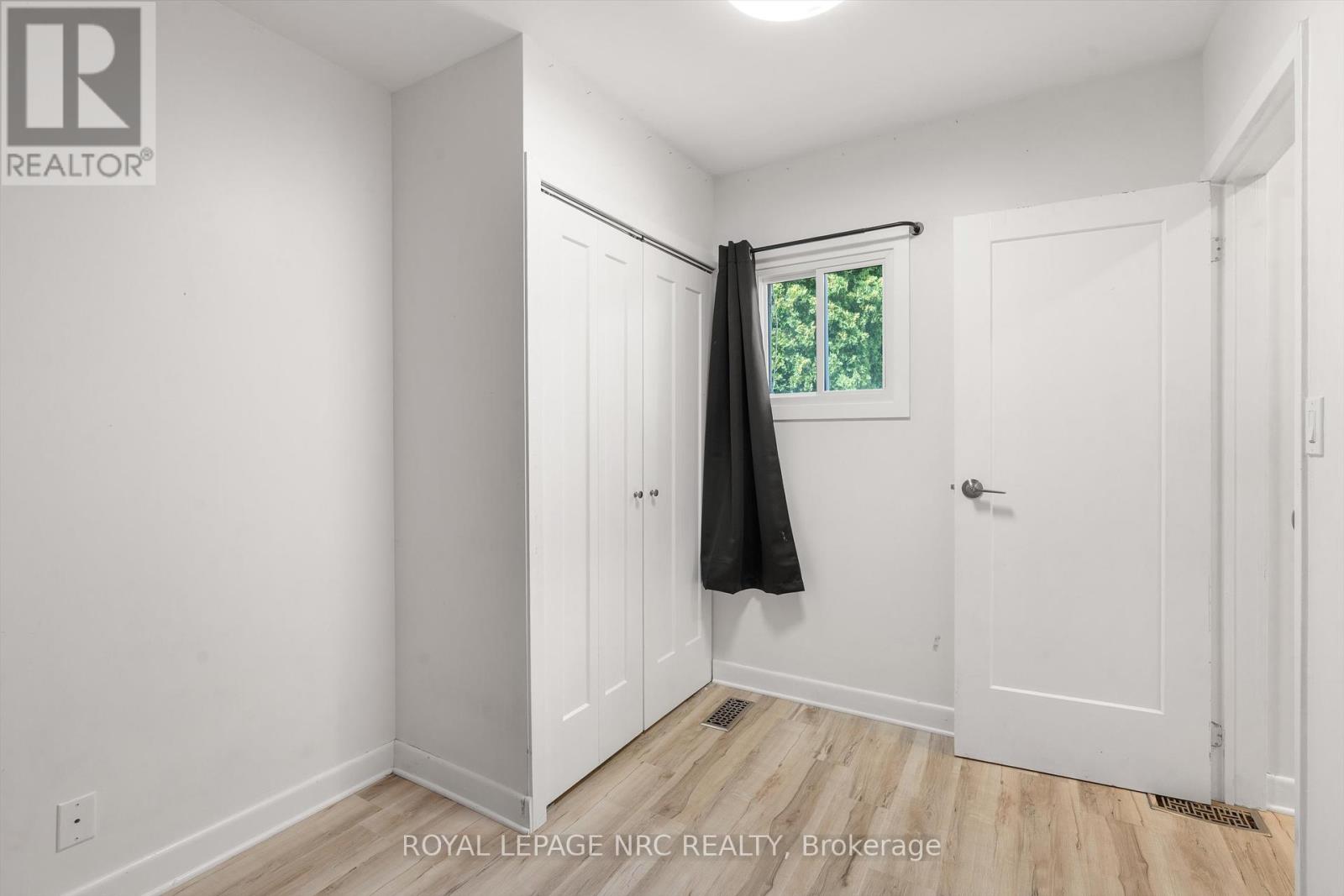 27 Maplecrest Avenue, St. Catharines (Burleigh Hill), Ontario  L2T 1A7 - Photo 26 - X12434173