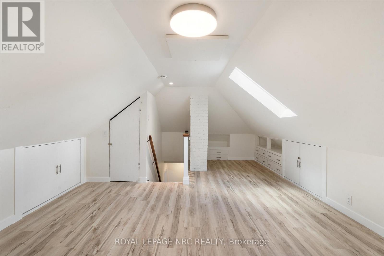 27 Maplecrest Avenue, St. Catharines (Burleigh Hill), Ontario  L2T 1A7 - Photo 28 - X12434173