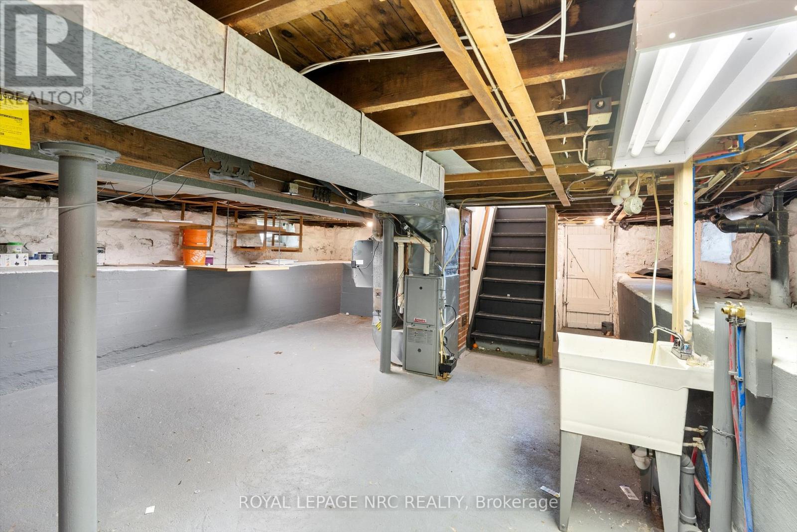 27 Maplecrest Avenue, St. Catharines (Burleigh Hill), Ontario  L2T 1A7 - Photo 29 - X12434173