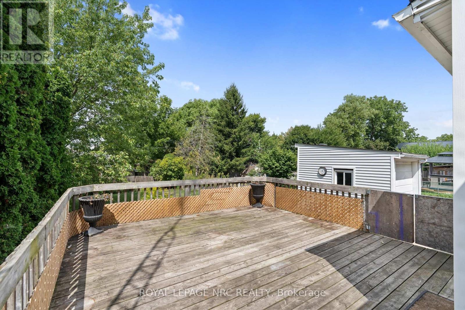 27 Maplecrest Avenue, St. Catharines (Burleigh Hill), Ontario  L2T 1A7 - Photo 31 - X12434173