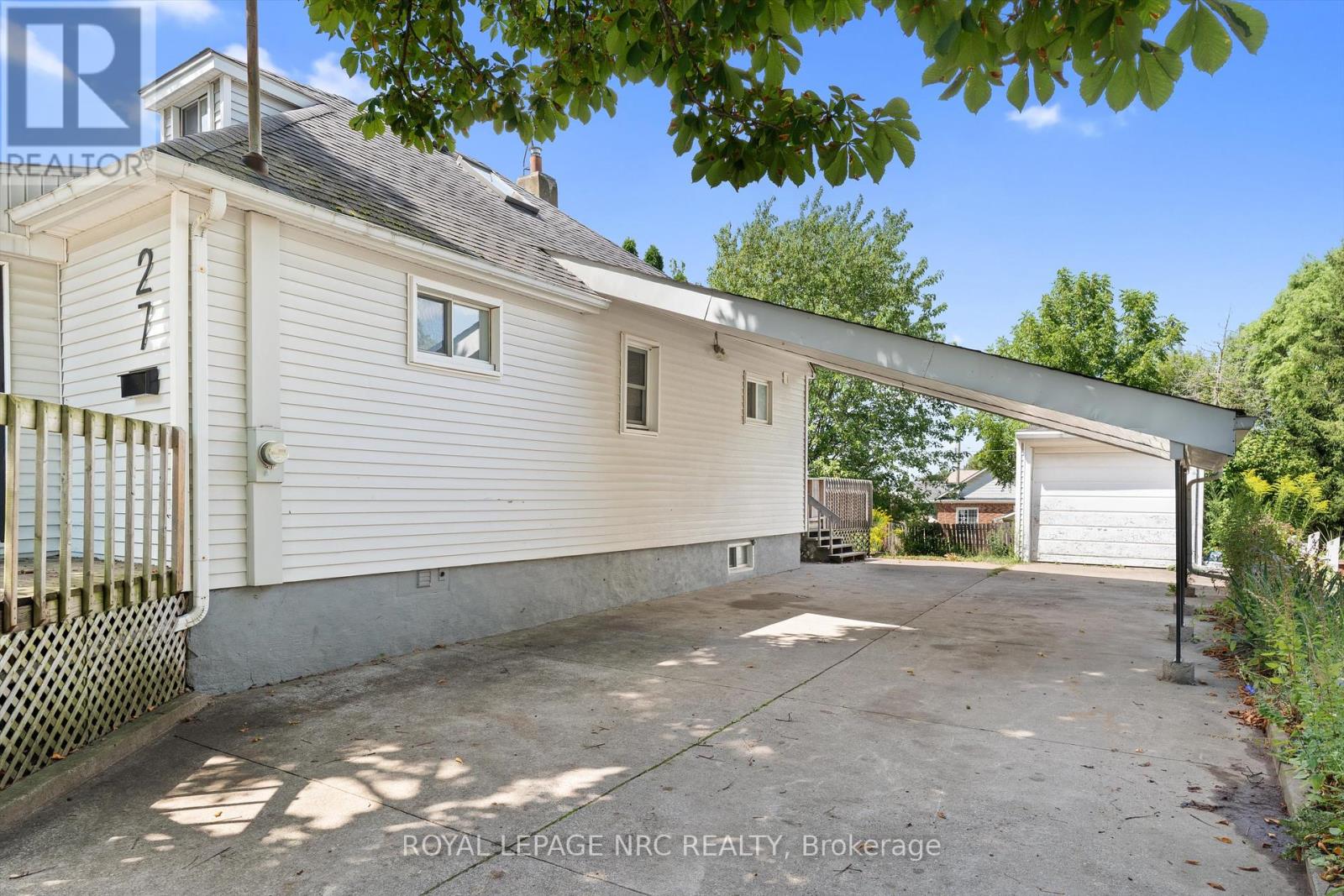 27 Maplecrest Avenue, St. Catharines (Burleigh Hill), Ontario  L2T 1A7 - Photo 35 - X12434173