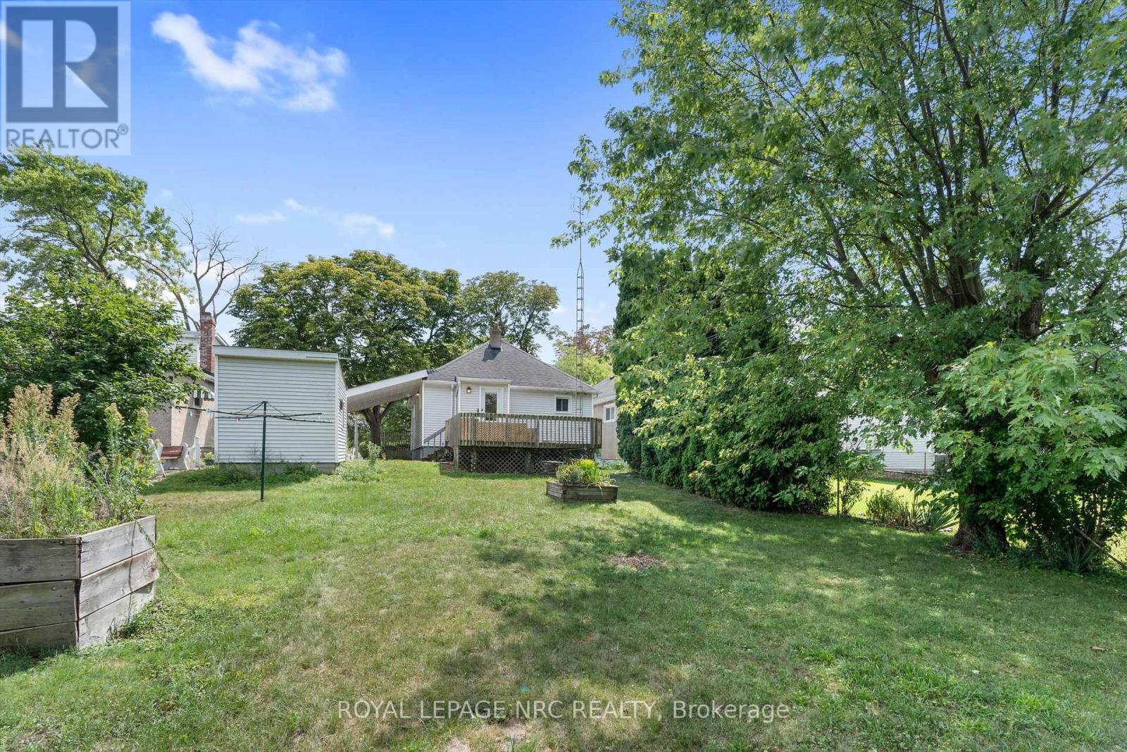 27 Maplecrest Avenue, St. Catharines (Burleigh Hill), Ontario  L2T 1A7 - Photo 37 - X12434173