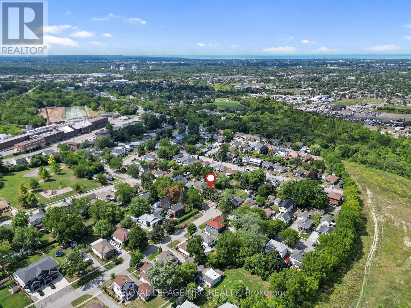 27 Maplecrest Avenue, St. Catharines (Burleigh Hill), Ontario  L2T 1A7 - Photo 42 - X12434173