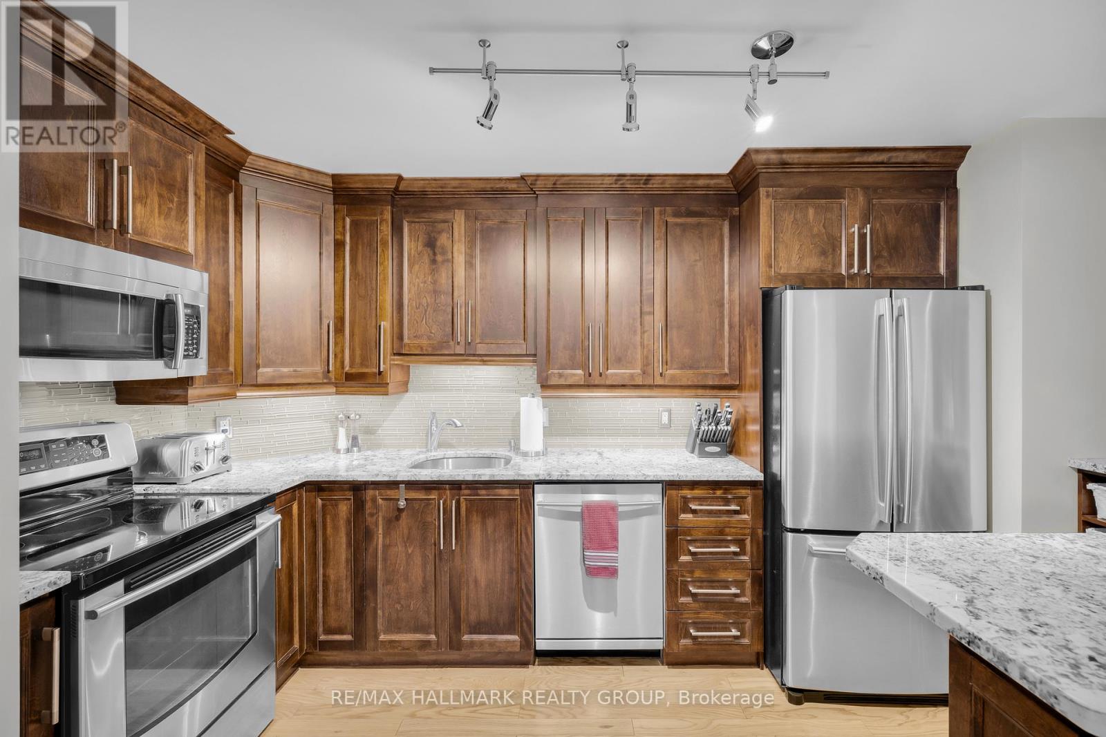 402 - 470 Laurier Avenue W, Ottawa, Ontario  K1R 7W9 - Photo 12 - X12434106