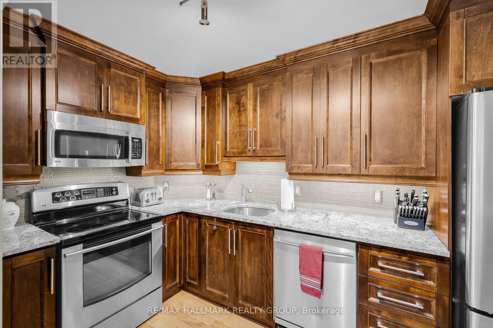 402 - 470 Laurier Avenue W, Ottawa, Ontario  K1R 7W9 - Photo 14 - X12434106