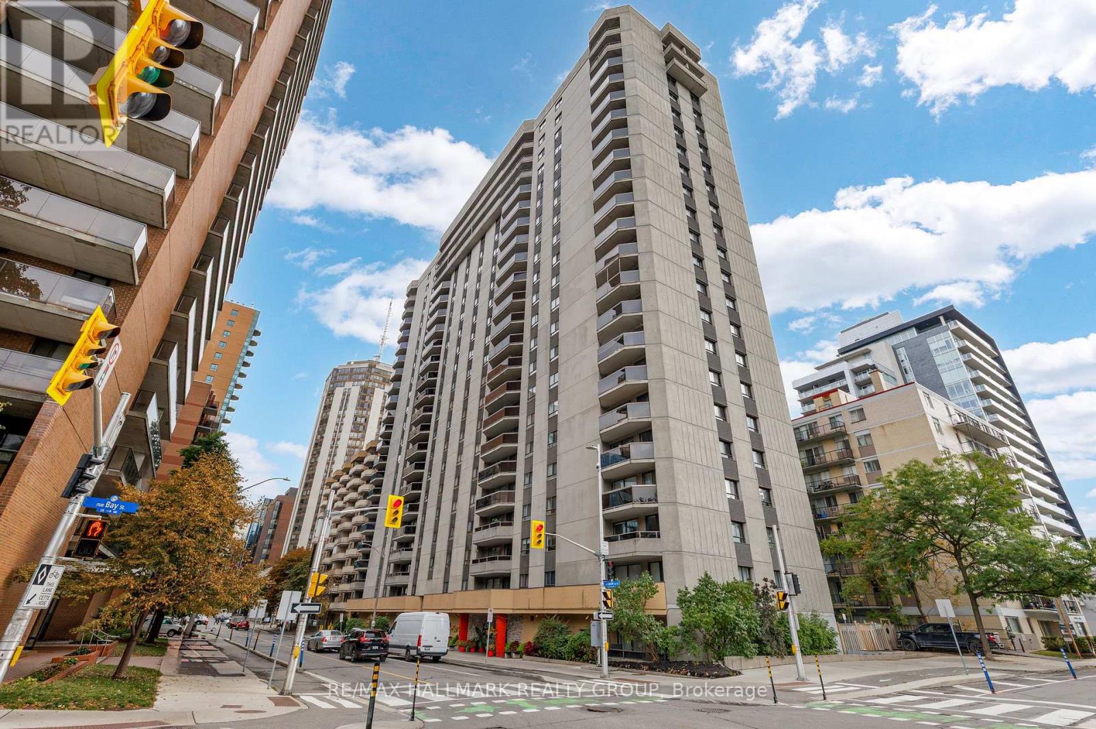 402 - 470 Laurier Avenue W, Ottawa, Ontario  K1R 7W9 - Photo 1 - X12434106