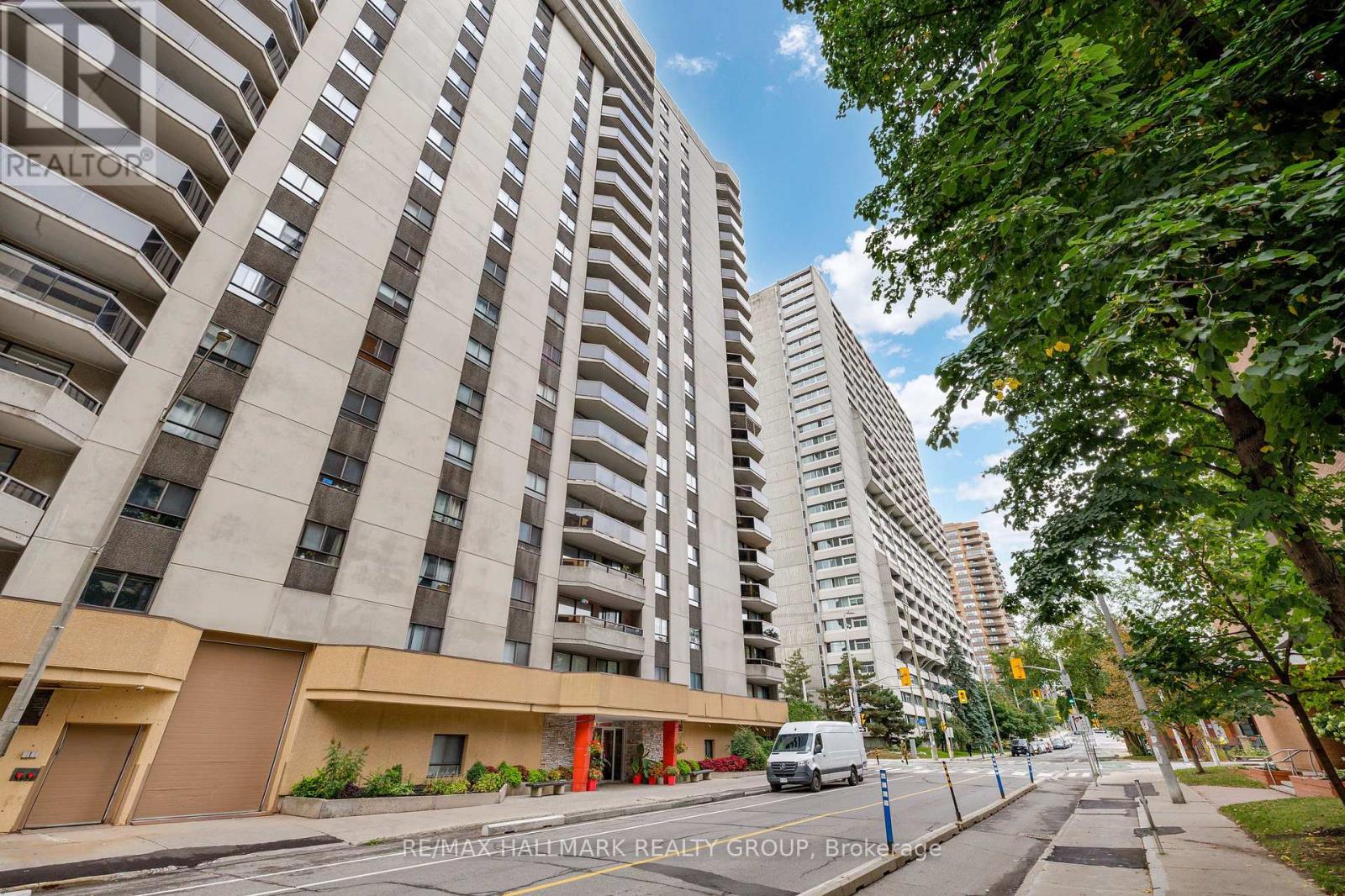 402 - 470 Laurier Avenue W, Ottawa, Ontario  K1R 7W9 - Photo 2 - X12434106