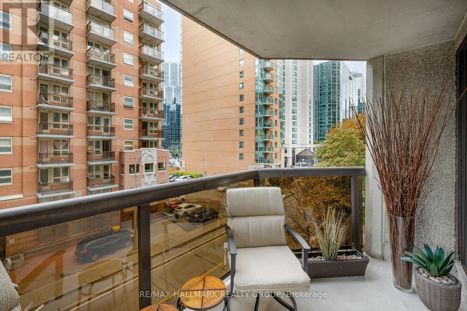 402 - 470 Laurier Avenue W, Ottawa, Ontario  K1R 7W9 - Photo 27 - X12434106