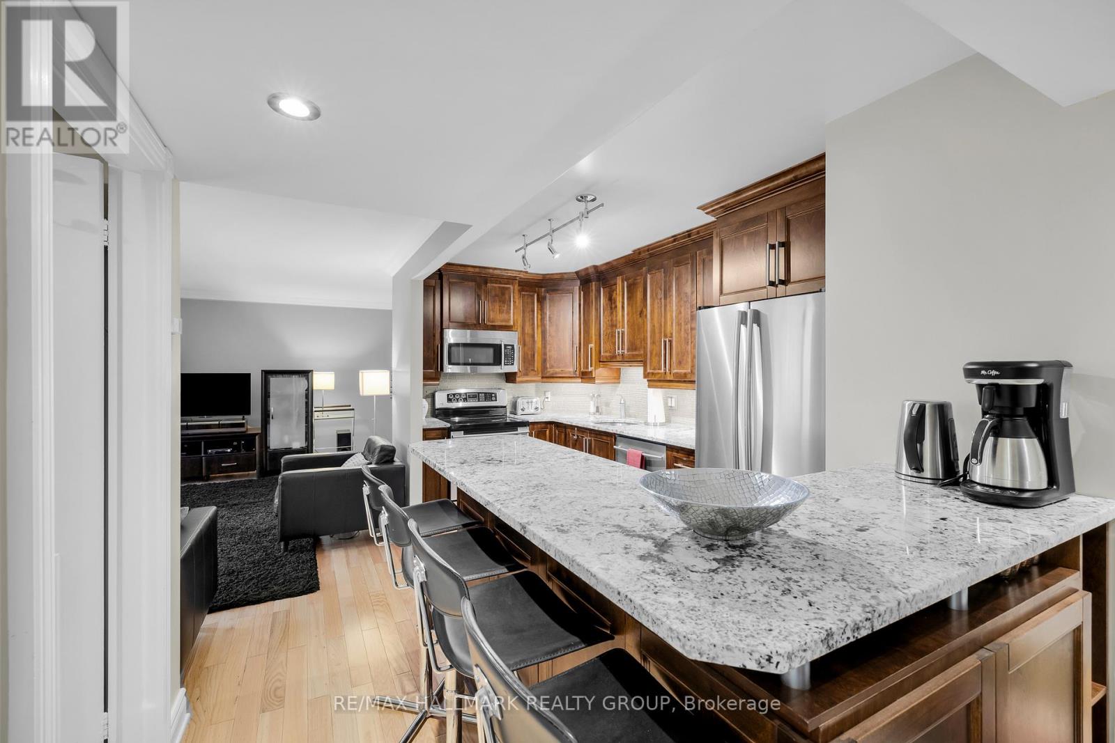 402 - 470 Laurier Avenue W, Ottawa, Ontario  K1R 7W9 - Photo 9 - X12434106
