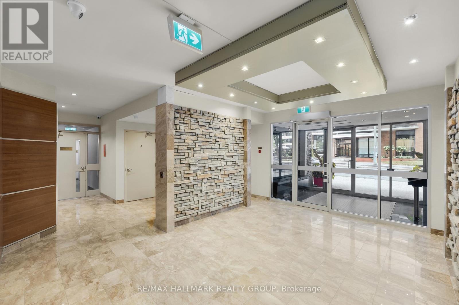 402 - 470 Laurier Avenue W, Ottawa, Ontario  K1R 7W9 - Photo 5 - X12434106
