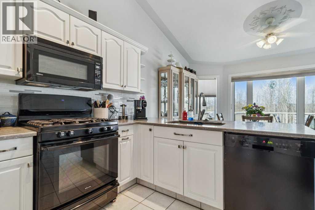 9 Fern Glade Crescent, Sylvan Lake, Alberta  T4S 1Z5 - Photo 3 - A2257806
