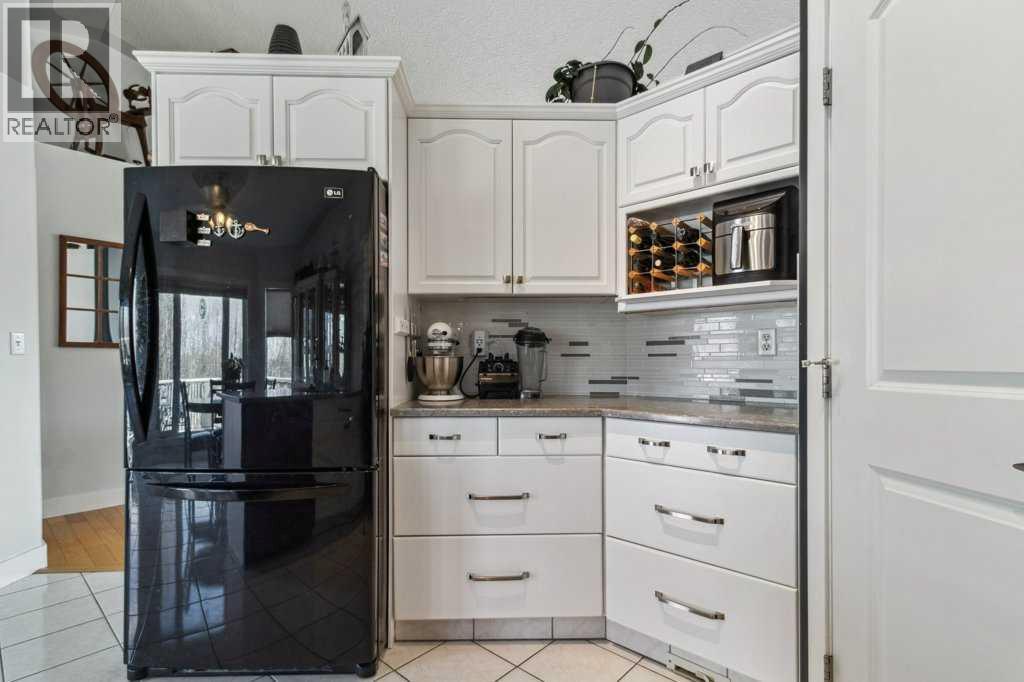 9 Fern Glade Crescent, Sylvan Lake, Alberta  T4S 1Z5 - Photo 4 - A2257806