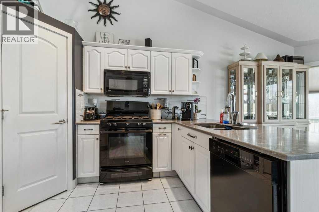 9 Fern Glade Crescent, Sylvan Lake, Alberta  T4S 1Z5 - Photo 5 - A2257806