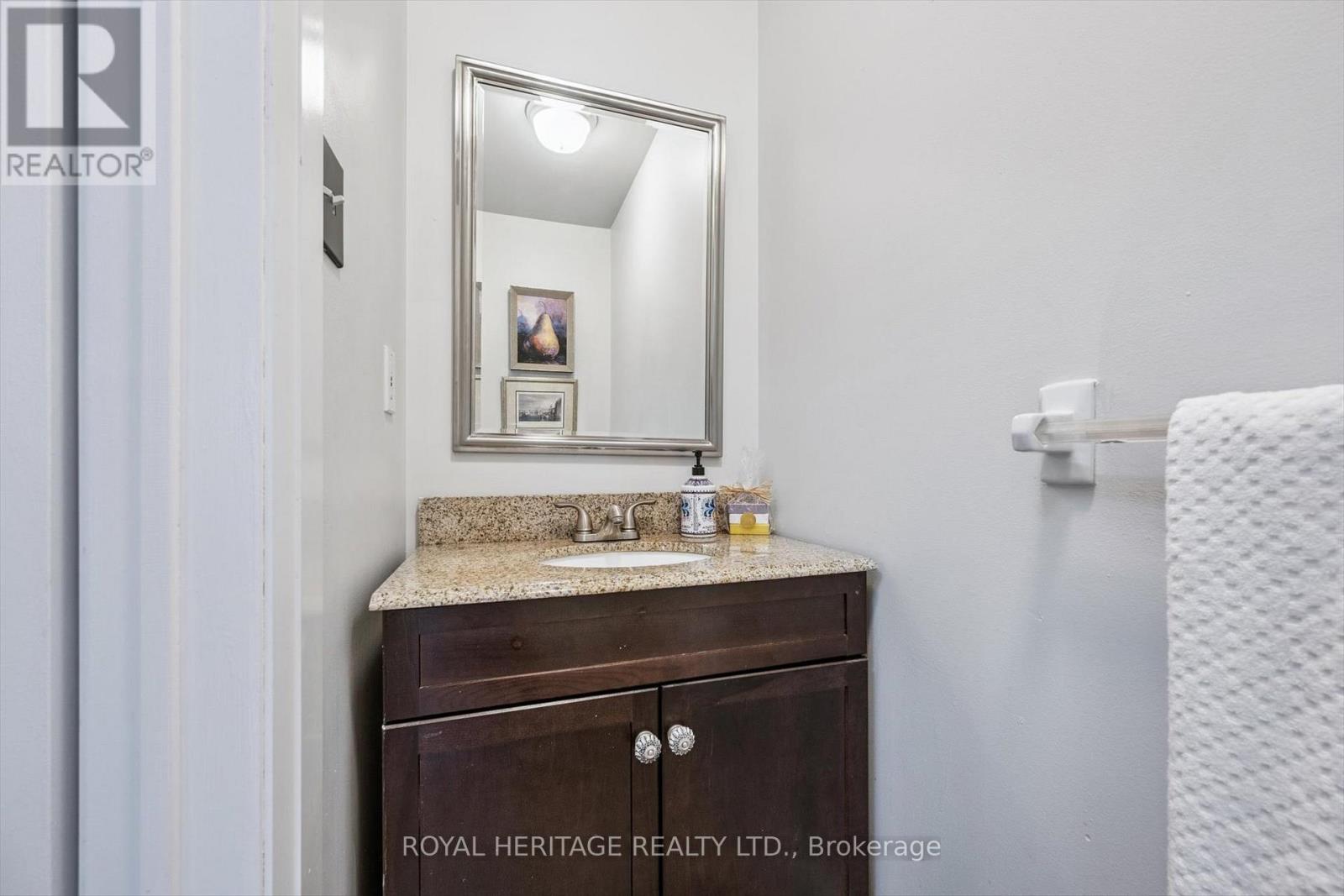 2381 Dalebrook Drive, Oakville, Ontario  L6H 6K4 - Photo 20 - W12433882