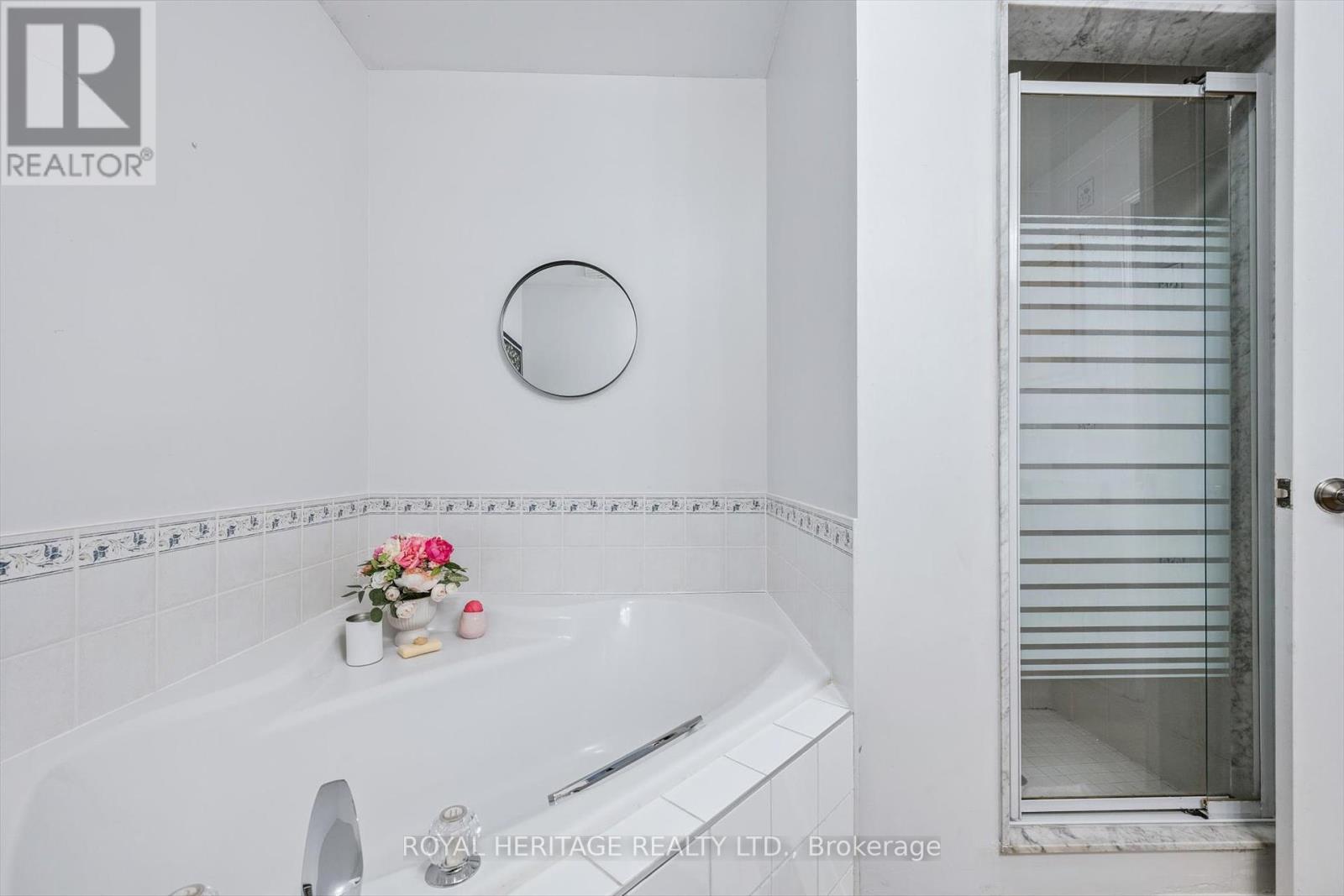 2381 Dalebrook Drive, Oakville, Ontario  L6H 6K4 - Photo 25 - W12433882