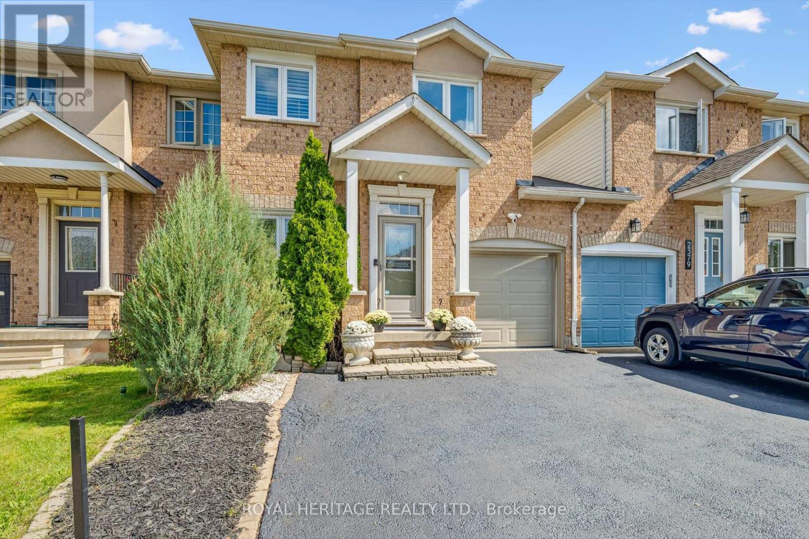 2381 Dalebrook Drive, Oakville, Ontario  L6H 6K4 - Photo 3 - W12433882