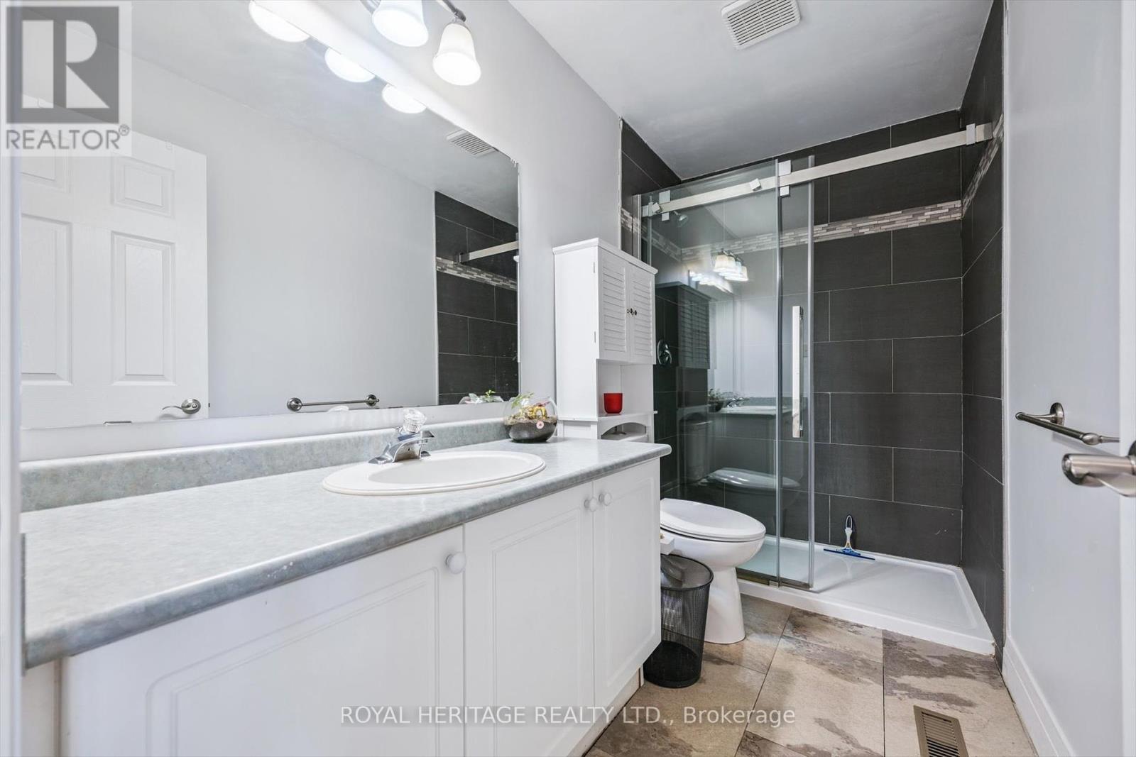 2381 Dalebrook Drive, Oakville, Ontario  L6H 6K4 - Photo 30 - W12433882