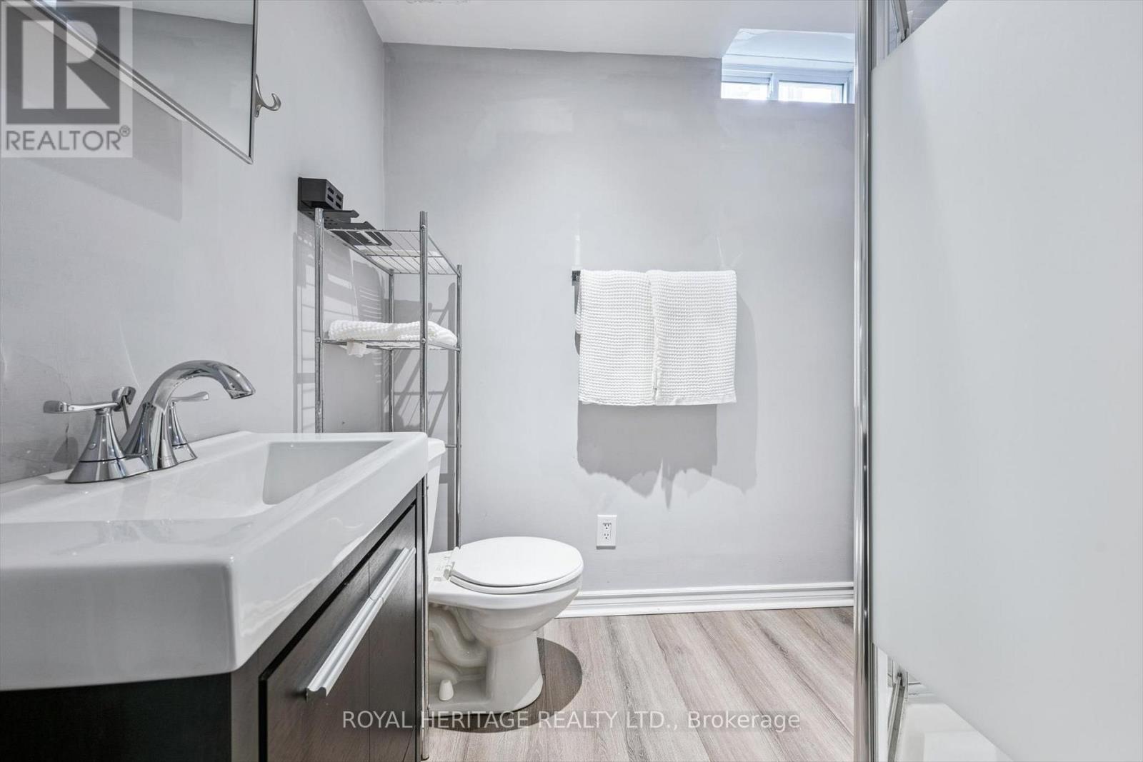 2381 Dalebrook Drive, Oakville, Ontario  L6H 6K4 - Photo 34 - W12433882