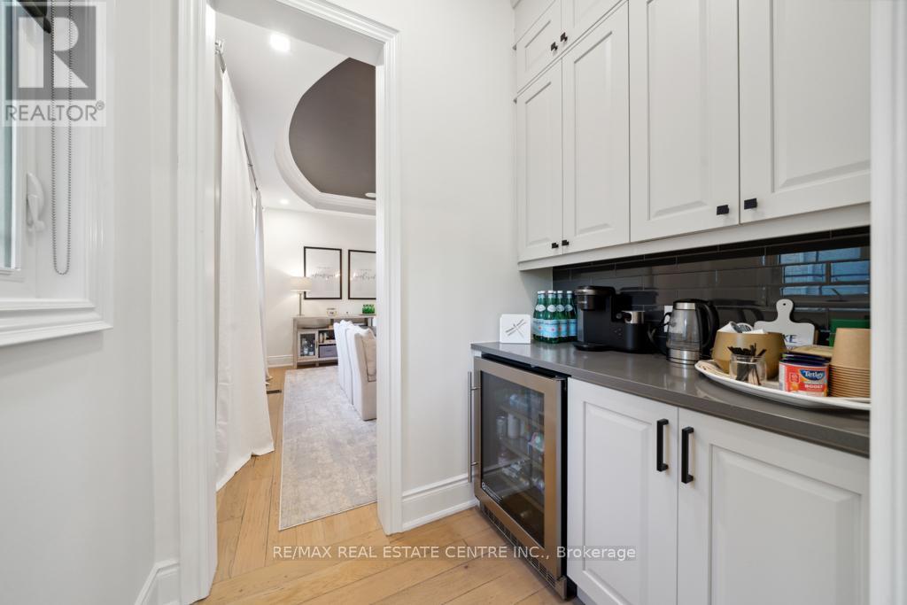 10 Crown Forest Court, Brampton, Ontario  L6Y 2Y5 - Photo 17 - W12433885