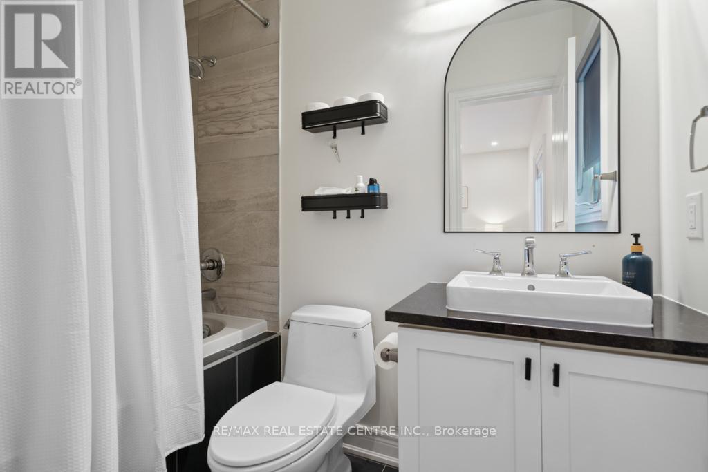 10 Crown Forest Court, Brampton, Ontario  L6Y 2Y5 - Photo 34 - W12433885