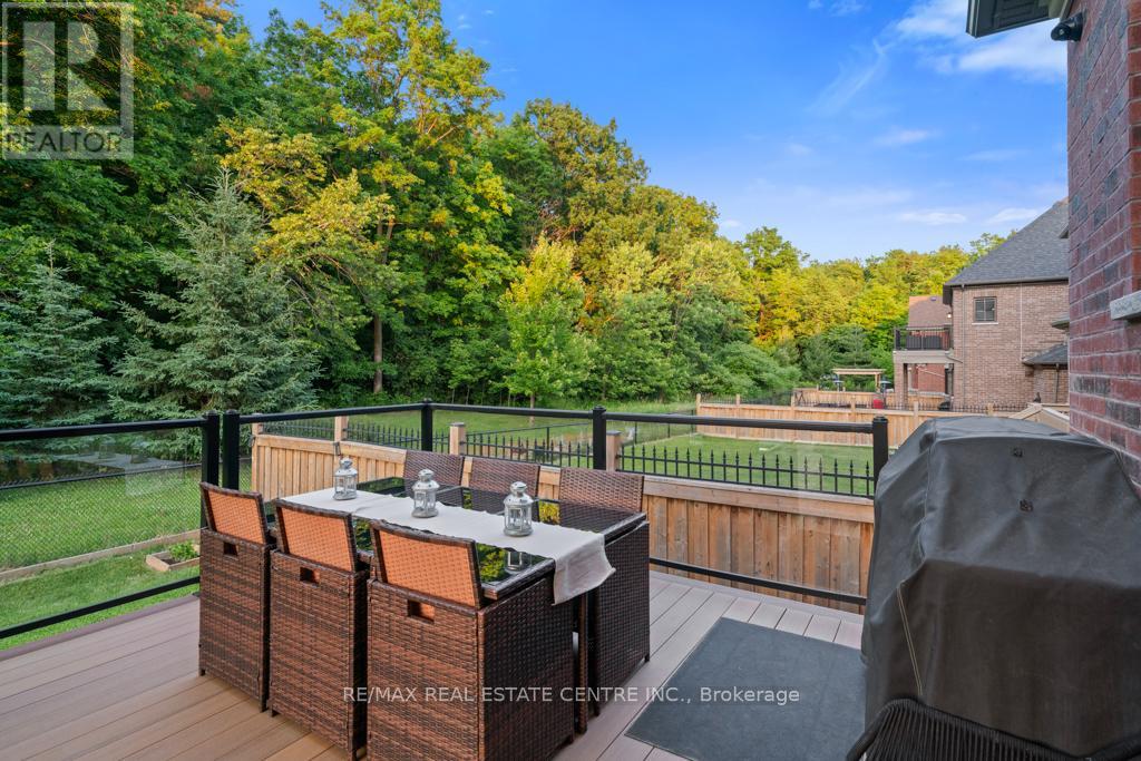 10 Crown Forest Court, Brampton, Ontario  L6Y 2Y5 - Photo 47 - W12433885