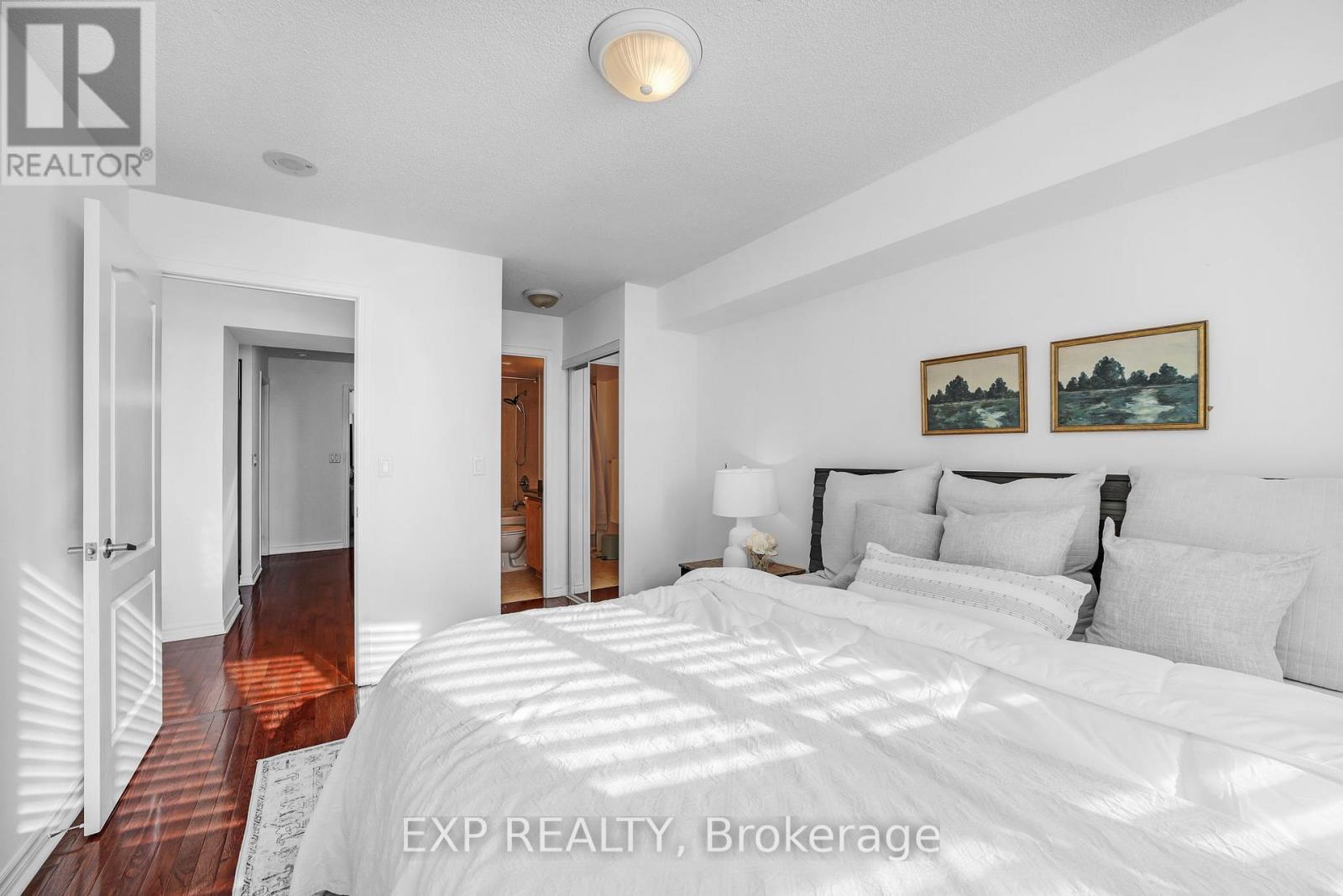 1005 - 1 Elm Drive W, Mississauga, Ontario  L5B 4M1 - Photo 14 - W12433901