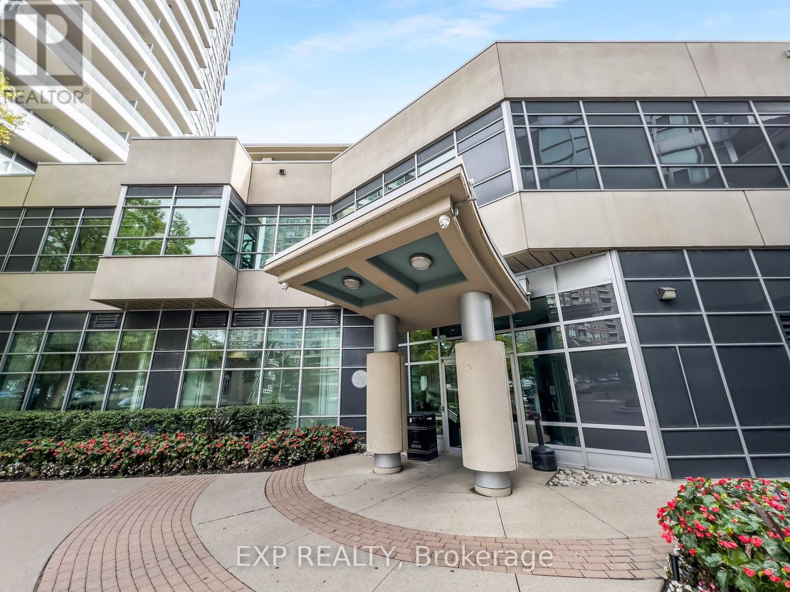 1005 - 1 Elm Drive W, Mississauga, Ontario  L5B 4M1 - Photo 2 - W12433901