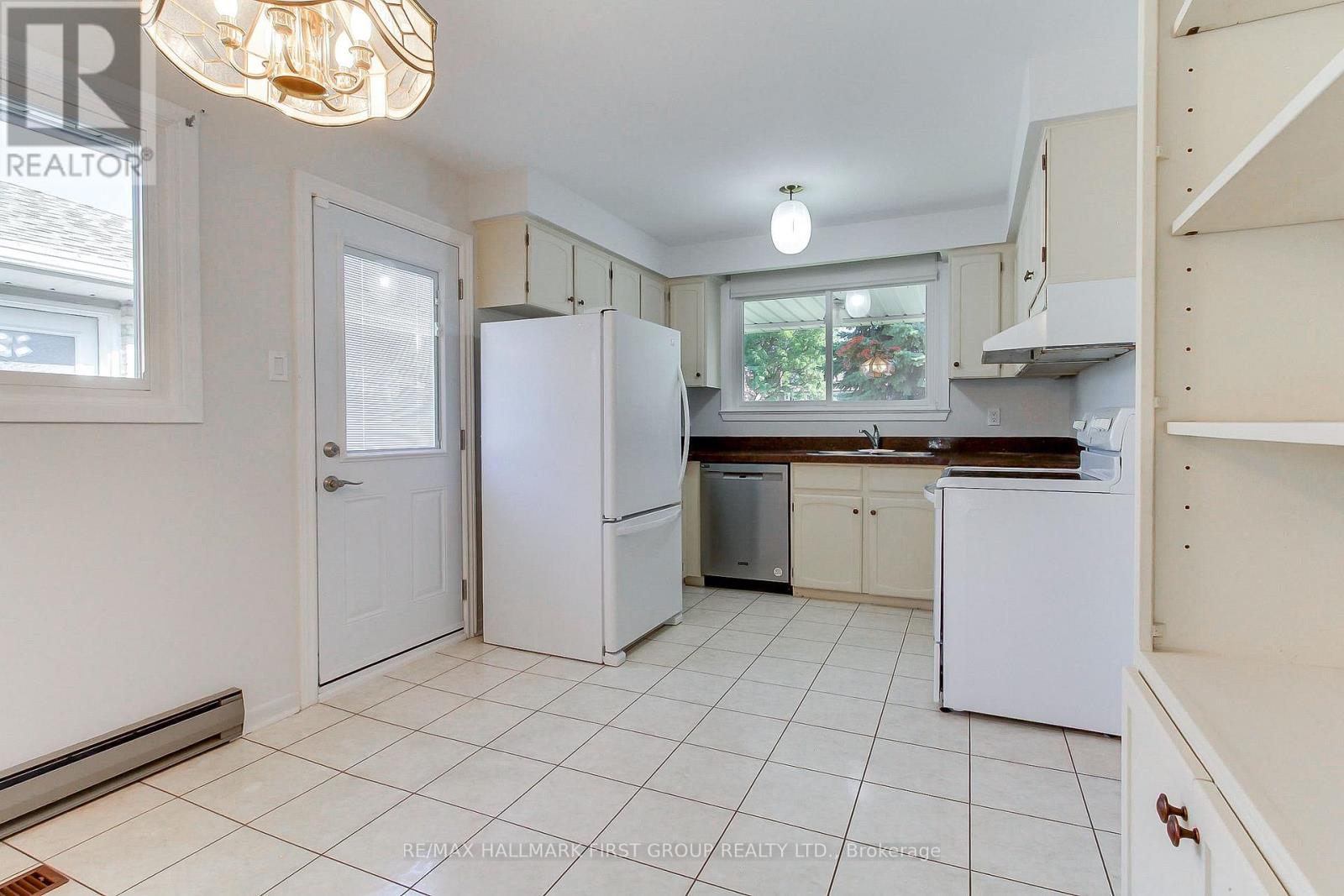 905 Lexicon Drive, Mississauga, Ontario  L4Y 2P9 - Photo 19 - W12433962