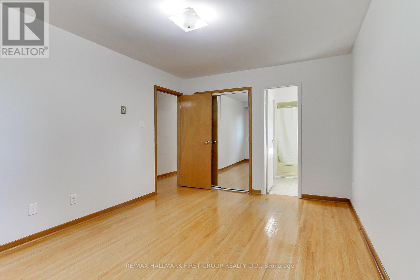 905 Lexicon Drive, Mississauga, Ontario  L4Y 2P9 - Photo 25 - W12433962