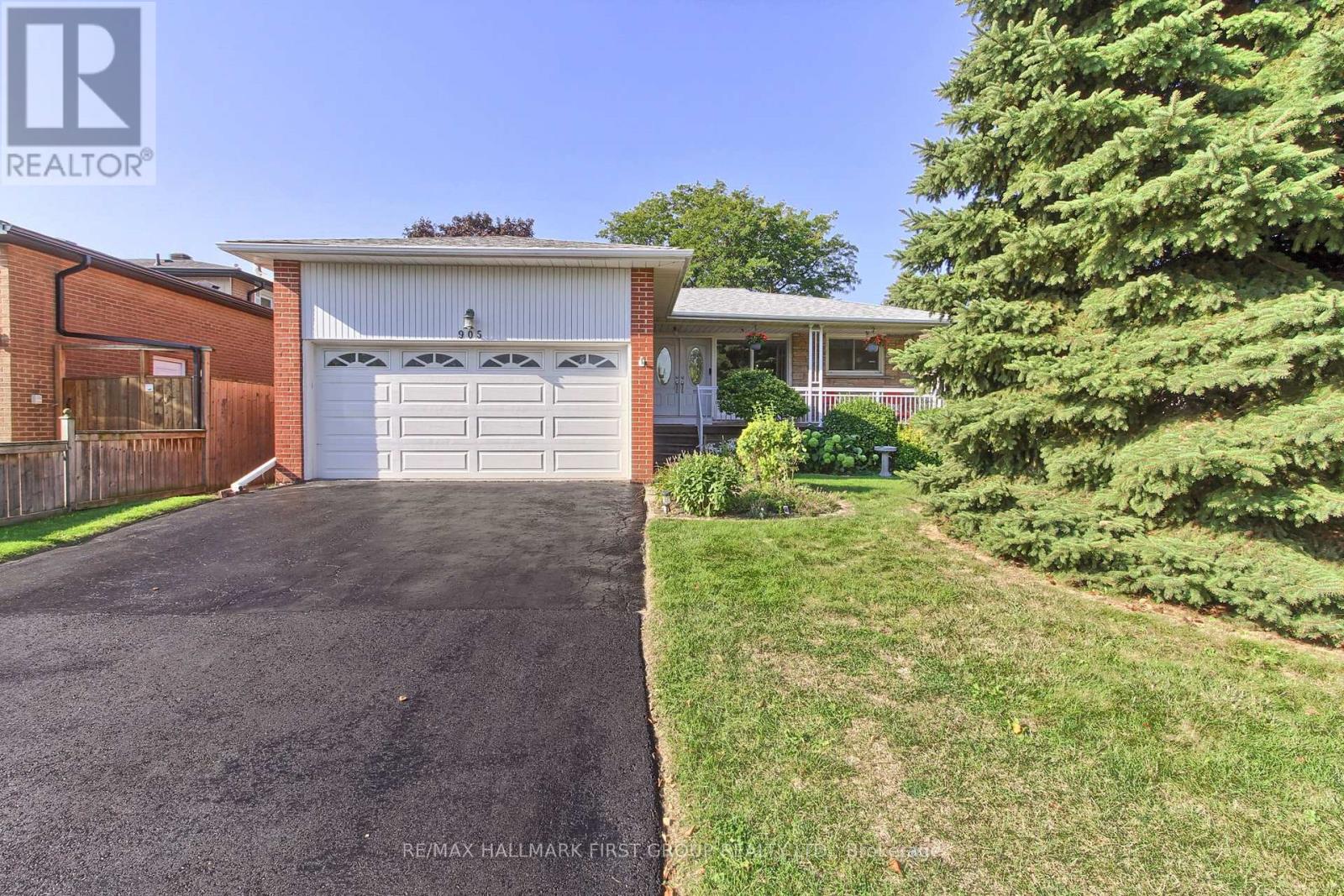 905 Lexicon Drive, Mississauga, Ontario  L4Y 2P9 - Photo 3 - W12433962