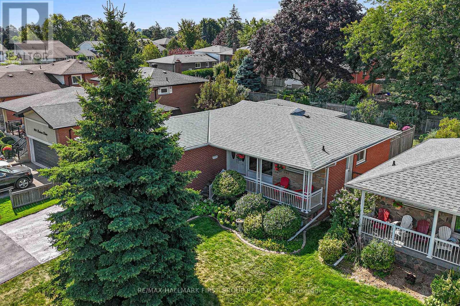 905 Lexicon Drive, Mississauga, Ontario  L4Y 2P9 - Photo 5 - W12433962