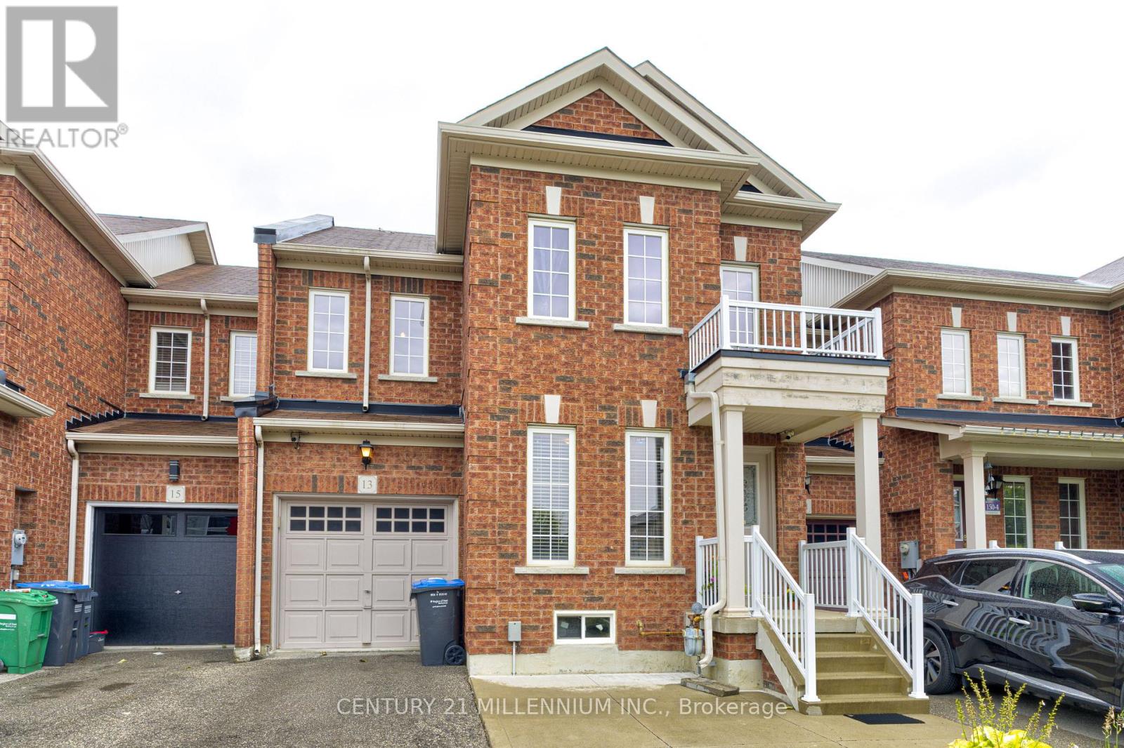 13 Coolwater Drive, Brampton, Ontario  L6R 0X4 - Photo 2 - W12433972