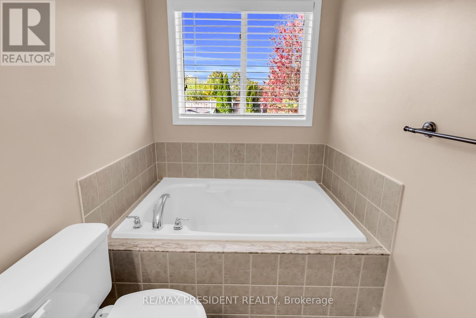 82 Tarquini Crescent, Caledon, Ontario  L7E 2Z5 - Photo 28 - W12433974