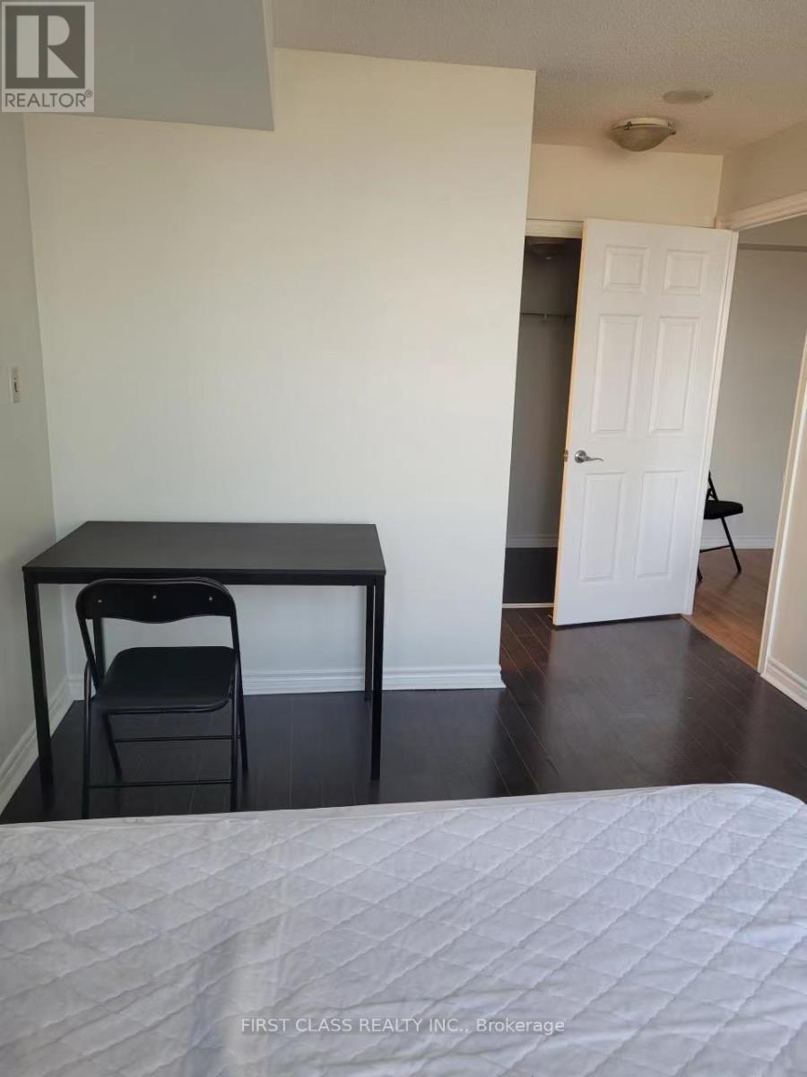 1612 - 3880 Duke Of York Boulevard, Mississauga, Ontario  L5B 4M7 - Photo 16 - W12433976