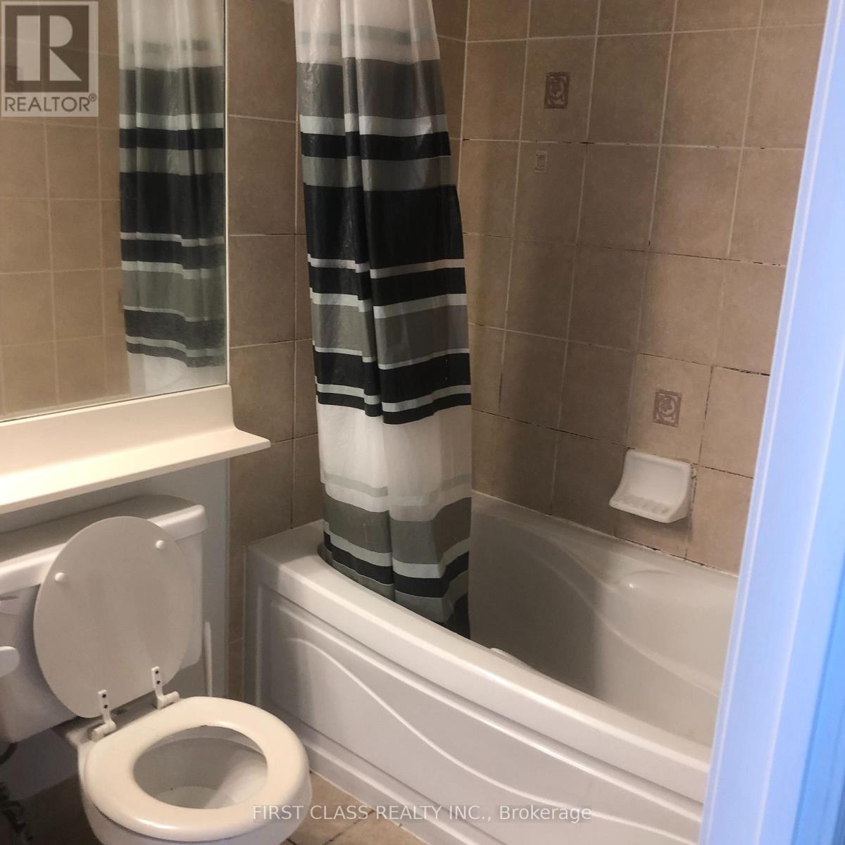 1612 - 3880 Duke Of York Boulevard, Mississauga, Ontario  L5B 4M7 - Photo 18 - W12433976