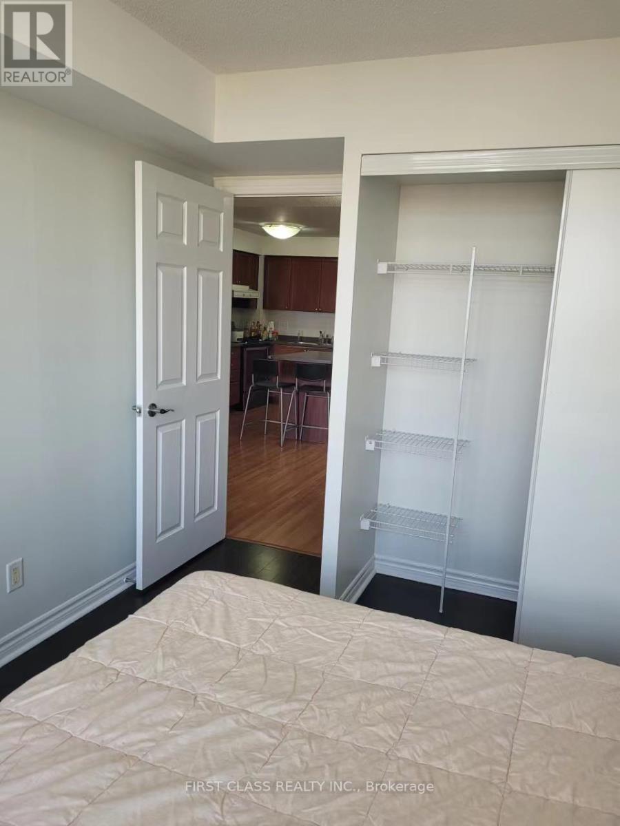 1612 - 3880 Duke Of York Boulevard, Mississauga, Ontario  L5B 4M7 - Photo 21 - W12433976