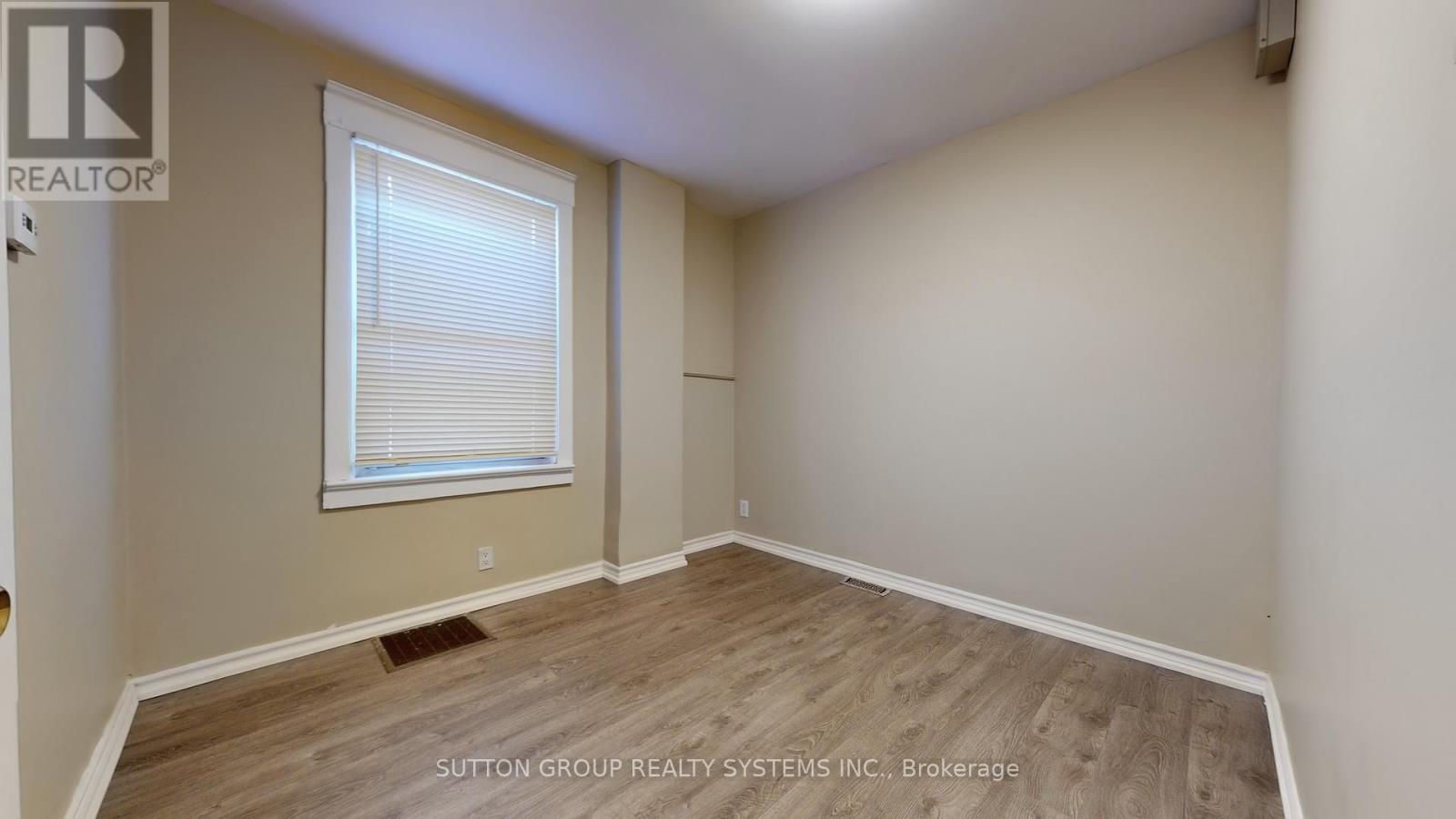 128 Northland Avenue, Toronto, Ontario  M6N 2E2 - Photo 12 - W12433984