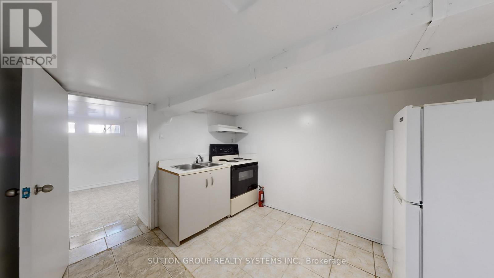 128 Northland Avenue, Toronto, Ontario  M6N 2E2 - Photo 18 - W12433984