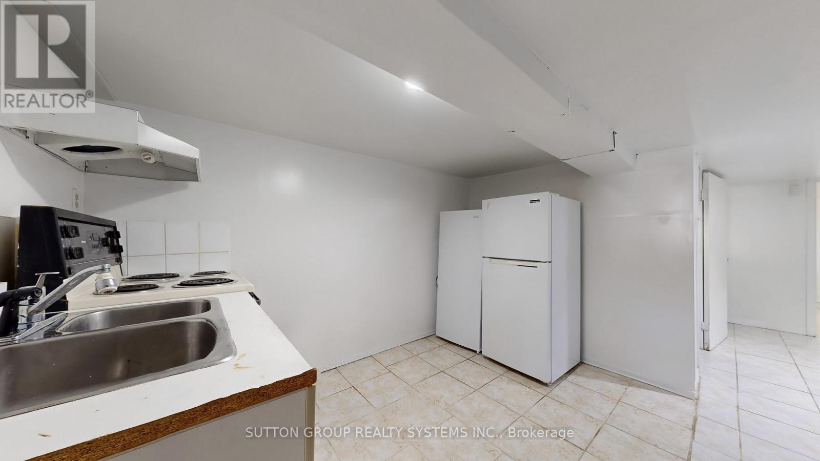 128 Northland Avenue, Toronto, Ontario  M6N 2E2 - Photo 20 - W12433984