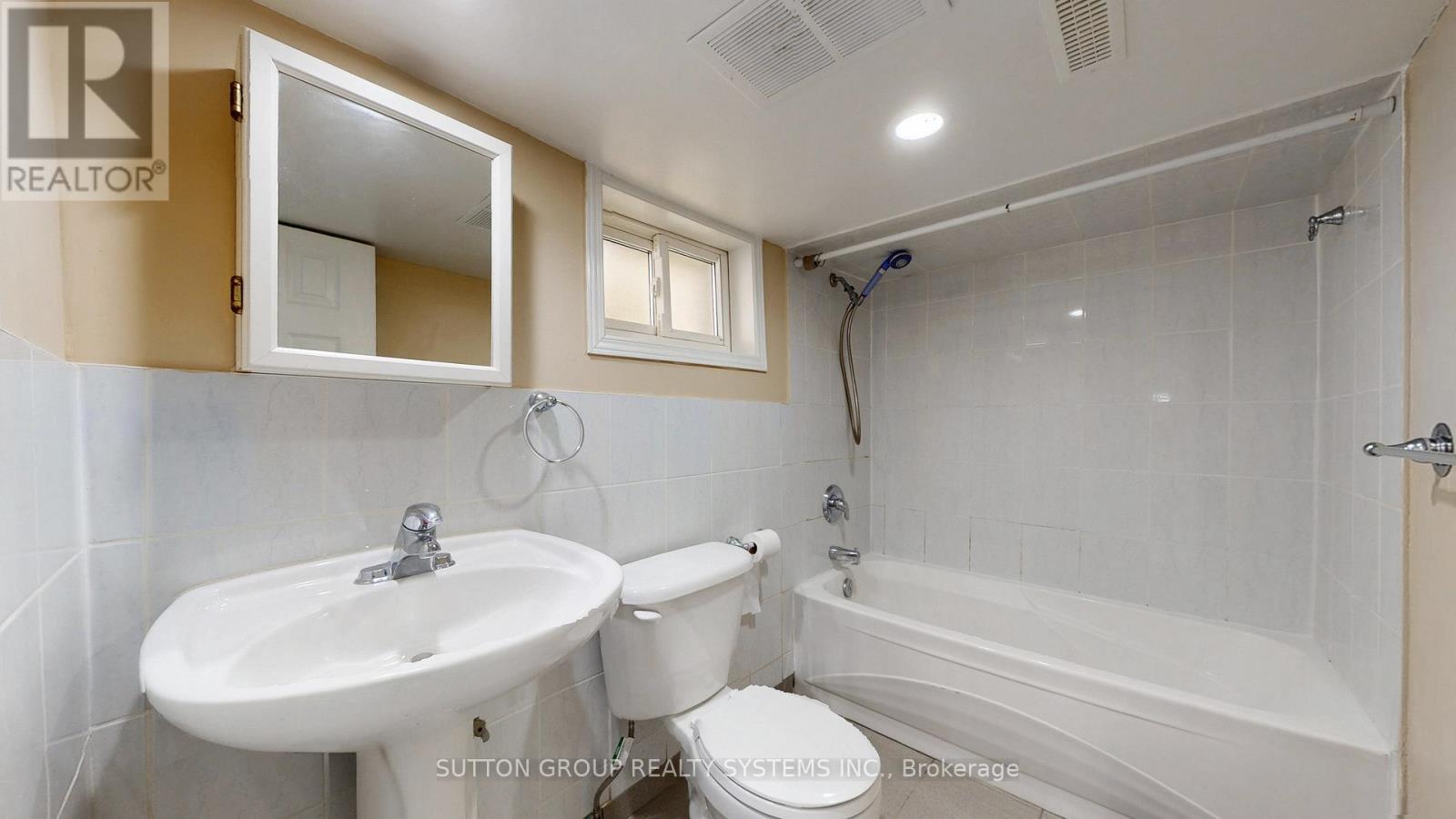 128 Northland Avenue, Toronto, Ontario  M6N 2E2 - Photo 24 - W12433984