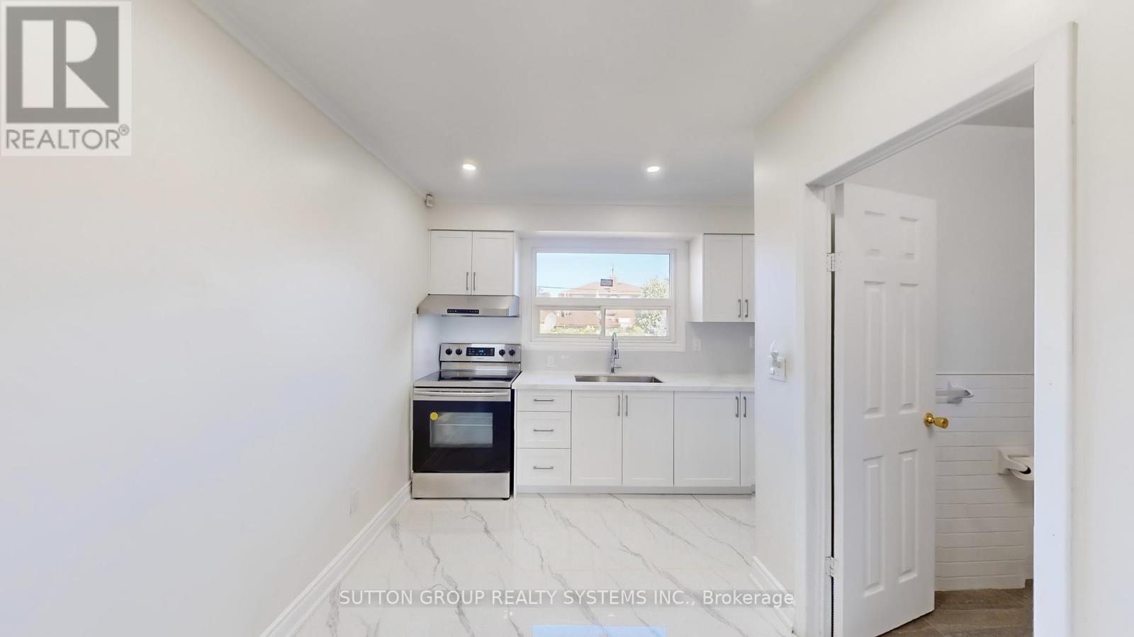 128 Northland Avenue, Toronto, Ontario  M6N 2E2 - Photo 6 - W12433984