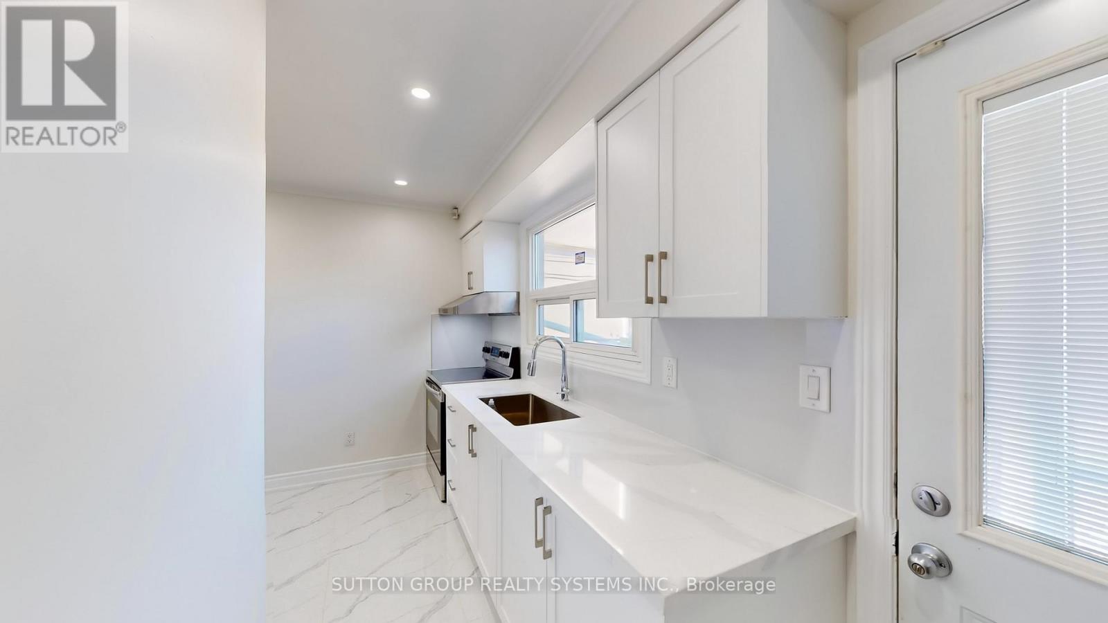 128 Northland Avenue, Toronto, Ontario  M6N 2E2 - Photo 9 - W12433984