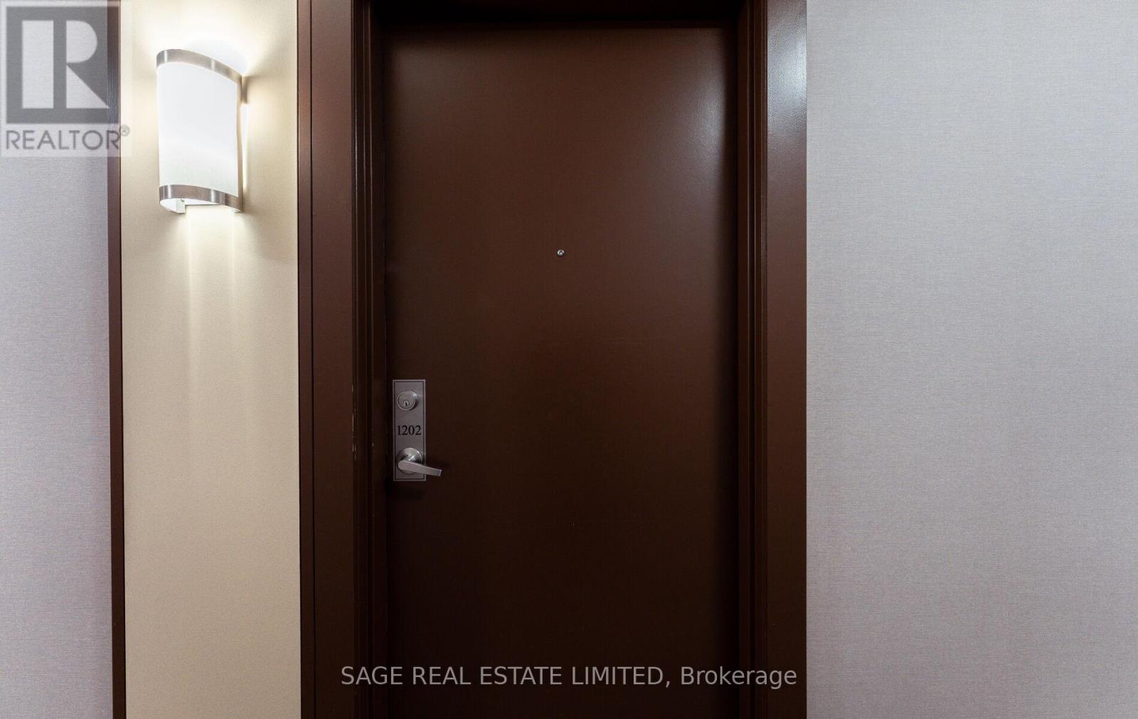 1202 - 155 Legion Road N, Toronto, Ontario  M8Y 0A7 - Photo 4 - W12434027