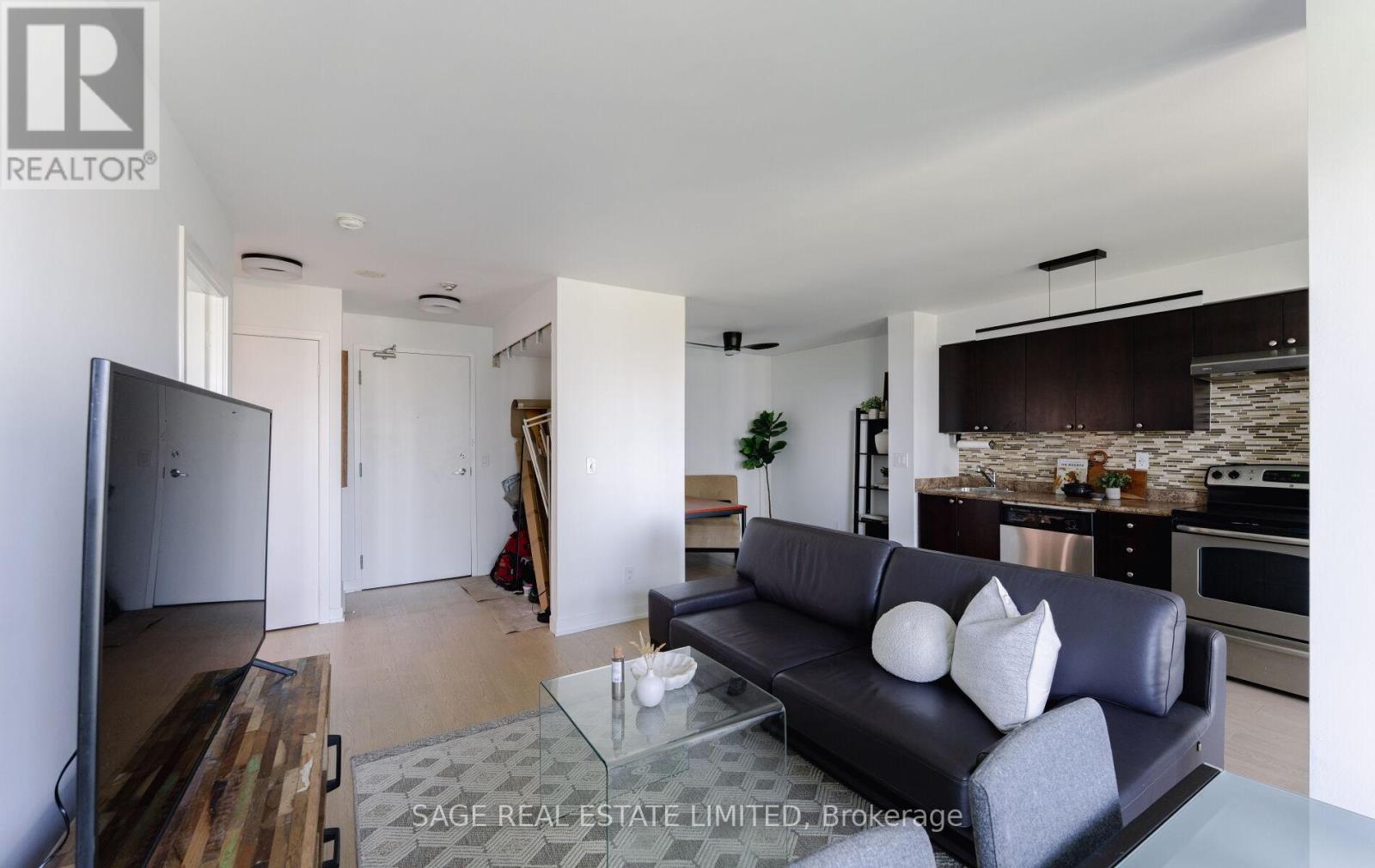 1202 - 155 Legion Road N, Toronto, Ontario  M8Y 0A7 - Photo 5 - W12434027