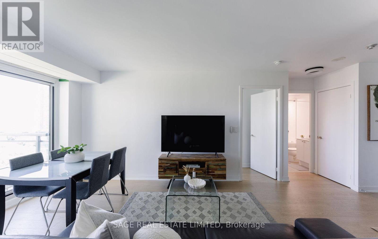 1202 - 155 Legion Road N, Toronto, Ontario  M8Y 0A7 - Photo 7 - W12434027