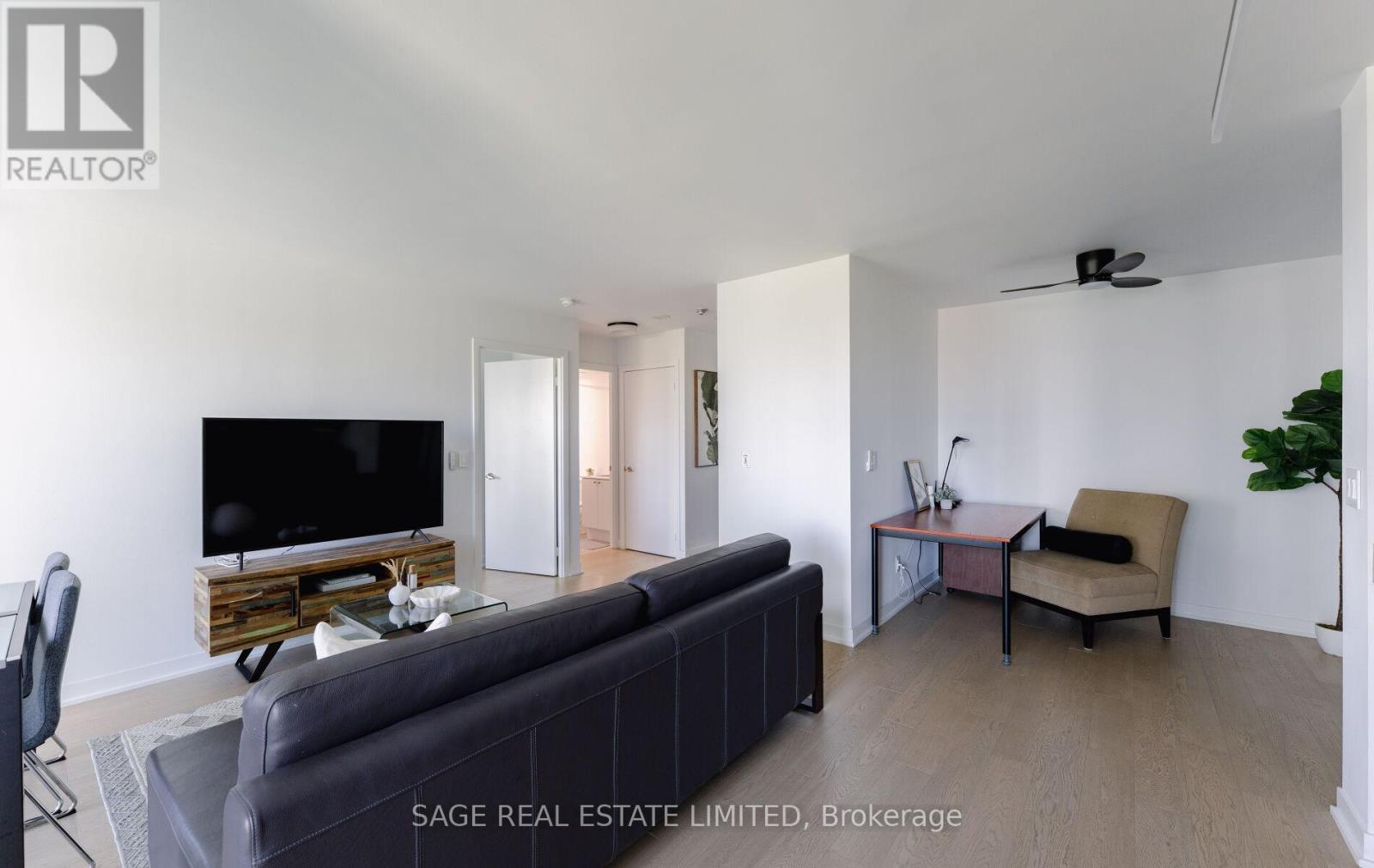 1202 - 155 Legion Road N, Toronto, Ontario  M8Y 0A7 - Photo 8 - W12434027